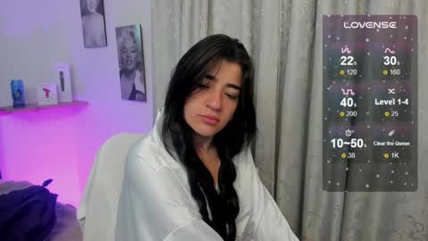 emilayton_ online show from January 25, 2025, 4:34 am