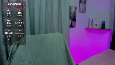 emilayton_ online show from February 4, 2025, 3:22 am