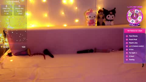Snapshot of emili_blanc chatting on January 8, 2025, 2:46 pm Emili online show from January 8, 2025, 2:46 pm