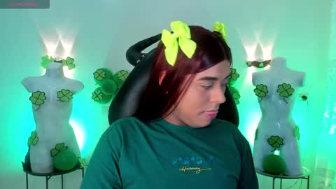 Emili roux online show from March 17, 2026, 9:56 am