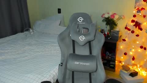 emili_sweet__ online show from December 31, 2024, 1:52 pm