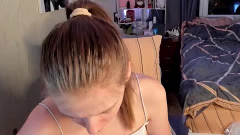 emili_sweet__ online show from February 17, 2026, 4:24 pm