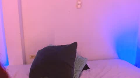 Snapshot of emili_williams10 chatting on February 24, 2026, 4:32 am emili_williams10 online show from February 24, 2026, 4:32 am