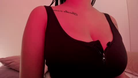 Emilia Big Boobs online show from December 22, 2024, 2:06 am