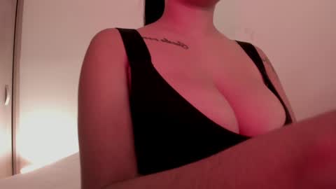 Emilia Big Boobs online show from January 28, 2025, 1:16 pm