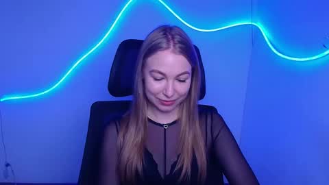 Emilia online show from September 12, 2025, 5:18 am