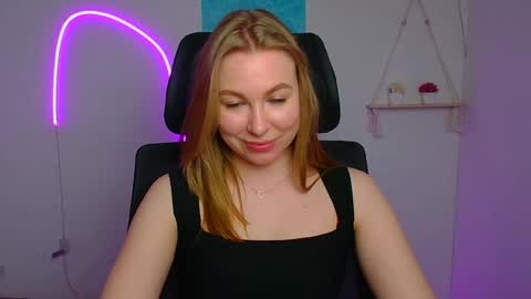 Emilia online show from April 18, 2026, 6:12 pm