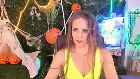 Snapshot of emiliabedy chatting on October 23, 2025, 9:08 am Emilia Bedy online show from October 23, 2025, 9:08 am