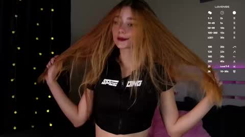 Tessa online show from October 1, 2025, 11:22 pm