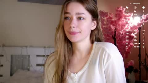 Tessa online show from April 3, 2026, 11:19 am