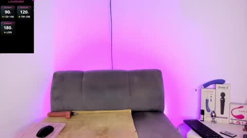 emiliana_bloomm online show from November 27, 2025, 11:01 am