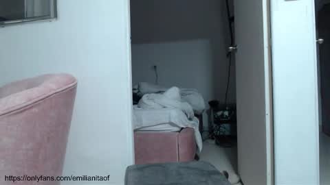 emilianita online show from October 30, 2025, 3:41 am