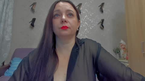 Emiliana online show from December 7, 2024, 8:33 am
