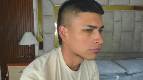 emiliano_reyes online show from December 4, 2025, 2:43 am