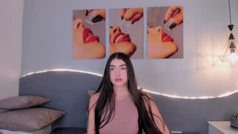 Emilie online show from May 13, 2026, 12:13 pm
