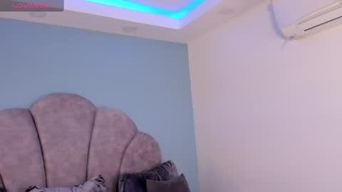 Snapshot of emiliee_xx chatting on May 12, 2026, 6:27 pm Emillie online show from May 12, 2026, 6:27 pm