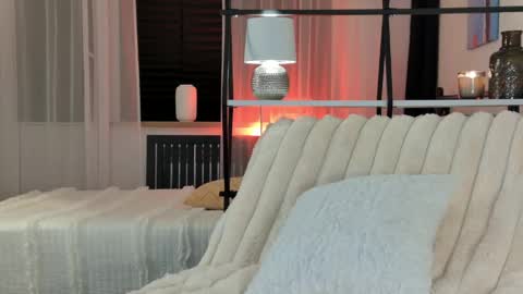 Emiljanna online show from May 31, 2026, 6:09 pm