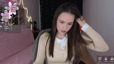 Snapshot of emillias_leo chatting on November 4, 2025, 8:13 am Emillias online show from November 4, 2025, 8:13 am