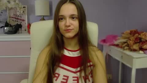 Snapshot of emilly_lust99 chatting on January 13, 2025, 7:32 am Emilly online show from January 13, 2025, 7:32 am