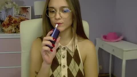 Snapshot of emilly_lust99 chatting on February 11, 2025, 11:32 am Emilly online show from February 11, 2025, 11:32 am