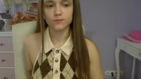 Snapshot of emilly_lust99 chatting on March 12, 2025, 10:59 am Emilly online show from March 12, 2025, 10:59 am