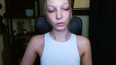 Emilly online show from February 23, 2026, 12:57 pm