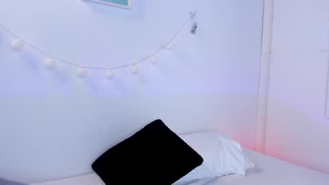 Snapshot of emillygonzalez chatting on January 4, 2025, 7:34 pm .  . online show from January 4, 2025, 7:34 pm