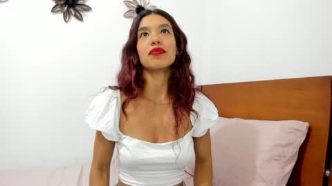 Snapshot of emillygonzalez chatting on January 29, 2025, 9:39 pm .  . online show from January 29, 2025, 9:39 pm
