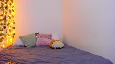 emilly online show from January 24, 2025, 11:56 pm