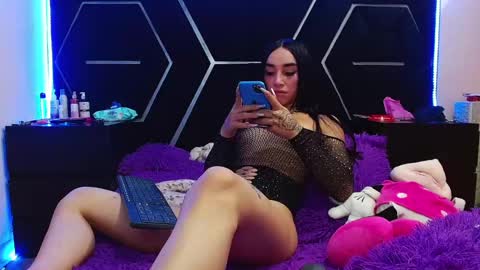 emillystonex online show from December 13, 2024, 11:13 am