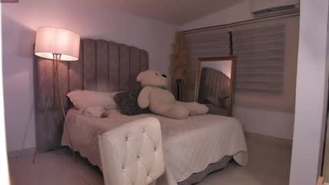 Snapshot of emily_____ chatting on May 23, 2026, 3:05 pm emily valentina online show from May 23, 2026, 3:05 pm