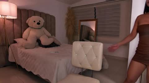 Snapshot of emily_____ chatting on May 28, 2026, 1:47 am emily valentina online show from May 28, 2026, 1:47 am