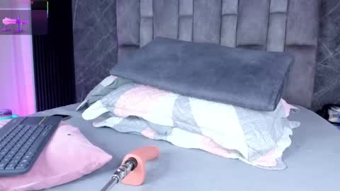 Emily online show from November 3, 2025, 12:06 pm