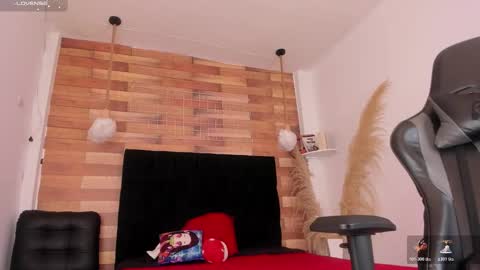 emily_brown04 online show from January 6, 2026, 11:14 am