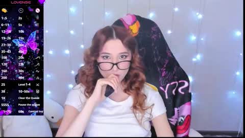 emily_cline online show from November 6, 2025, 8:48 am