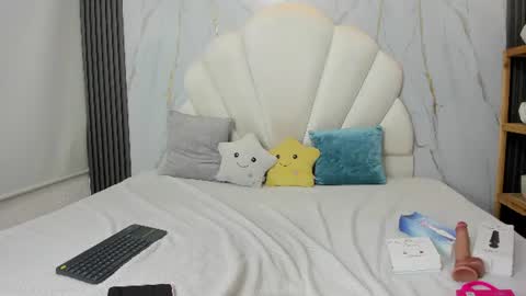 Snapshot of emily_frostt chatting on June 16, 2026, 11:35 am emily_frostt online show from June 16, 2026, 11:35 am