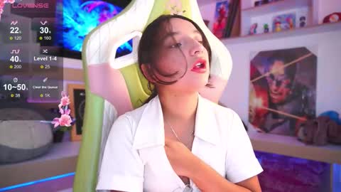 Snapshot of emily_jonexs_ chatting on February 19, 2026, 10:28 pm mily online show from February 19, 2026, 10:28 pm