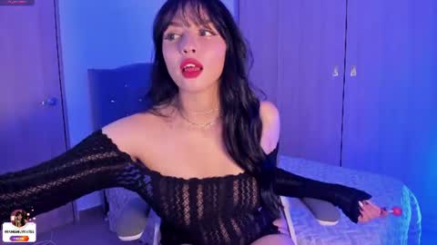 Snapshot of emily_katee chatting on June 19, 2026, 1:21 am Emily online show from June 19, 2026, 1:21 am