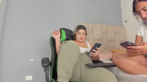 Snapshot of emily_lean_ chatting on January 14, 2025, 11:48 pm Emi independent model online show from January 14, 2025, 11:48 pm