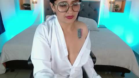 E M I L Y  online show from January 13, 2025, 4:08 pm