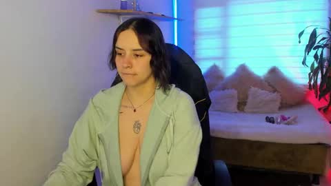 Snapshot of emily_lindey chatting on October 26, 2025, 7:09 pm emily_lindey online show from October 26, 2025, 7:09 pm