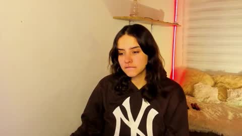 Snapshot of emily_lindey chatting on November 15, 2025, 3:15 am emily_lindey online show from November 15, 2025, 3:15 am