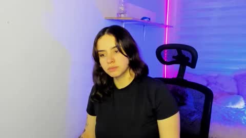 Snapshot of emily_lindey chatting on November 16, 2025, 3:12 am emily_lindey online show from November 16, 2025, 3:12 am