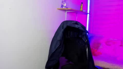 Snapshot of emily_lindey chatting on November 21, 2025, 3:27 am emily_lindey online show from November 21, 2025, 3:27 am