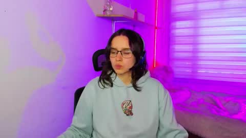 Snapshot of emily_lindey chatting on November 29, 2025, 3:15 pm emily_lindey online show from November 29, 2025, 3:15 pm