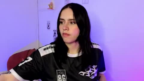 Snapshot of emily_lindey_ chatting on February 14, 2026, 4:42 am Emily Lindey online show from February 14, 2026, 4:42 am