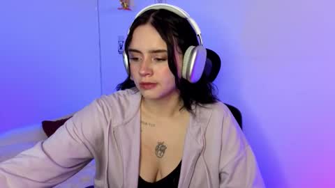 Snapshot of emily_lindey_ chatting on February 15, 2026, 3:47 am Emily Lindey online show from February 15, 2026, 3:47 am