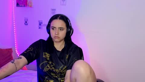 Emily Lindey online show from April 6, 2026, 4:46 am