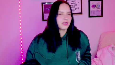 Snapshot of emily_lindey_ chatting on July 7, 2026, 7:23 am Emily Lindey online show from July 7, 2026, 7:23 am