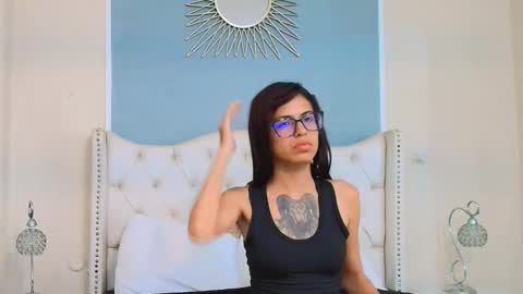 Emily online show from November 9, 2025, 1:04 am